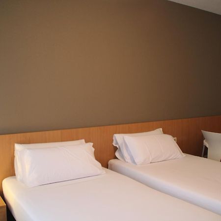 Hostal Abodi ปัมโปลนา ภายนอก รูปภาพ