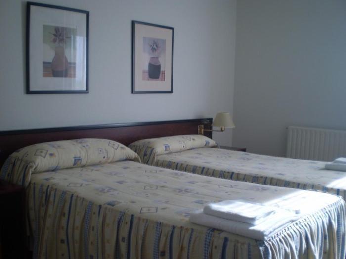 Hostal Abodi ปัมโปลนา ภายนอก รูปภาพ