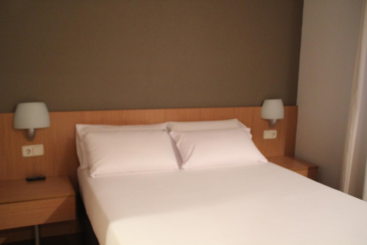 Hostal Abodi ปัมโปลนา ภายนอก รูปภาพ