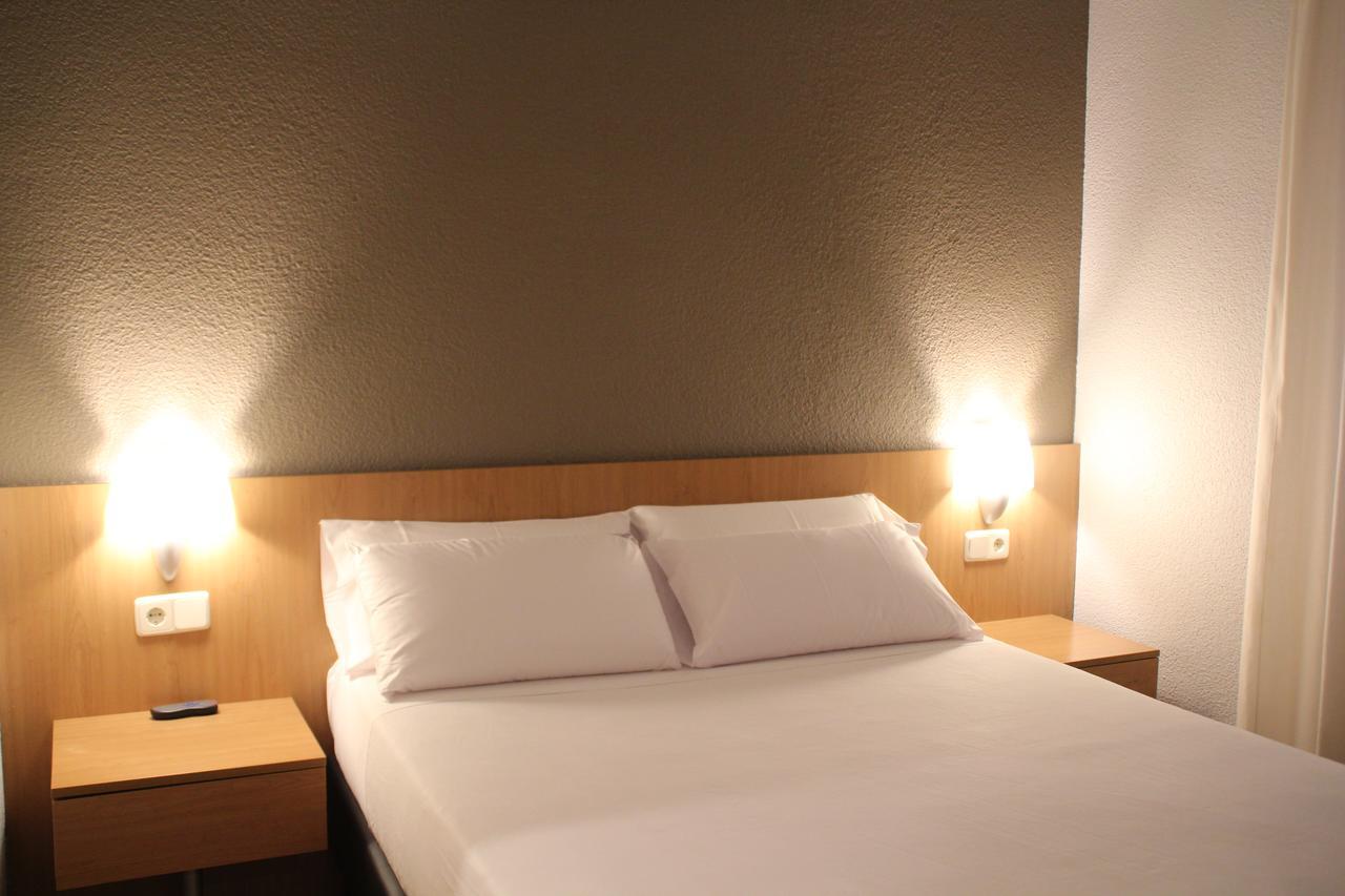 Hostal Abodi ปัมโปลนา ภายนอก รูปภาพ